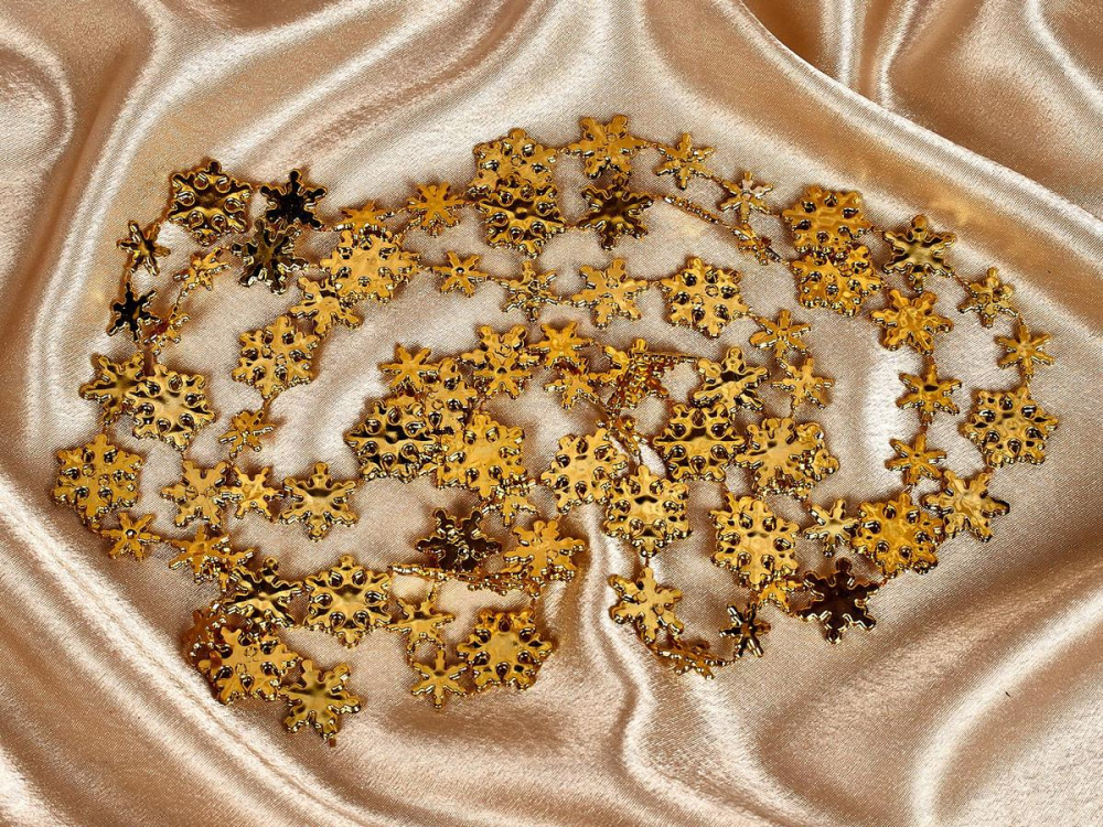 картинка Бусы на ёлку "Снежинки"/2 м от магазина Одежда+