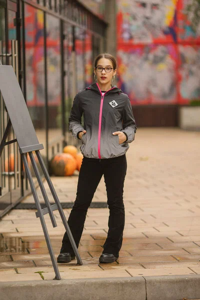 картинка Ветровка для девочки "Ассоль"/966-Д от магазина Одежда+